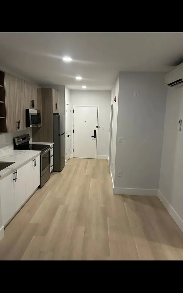1 bed, $1,950 — Photo 1