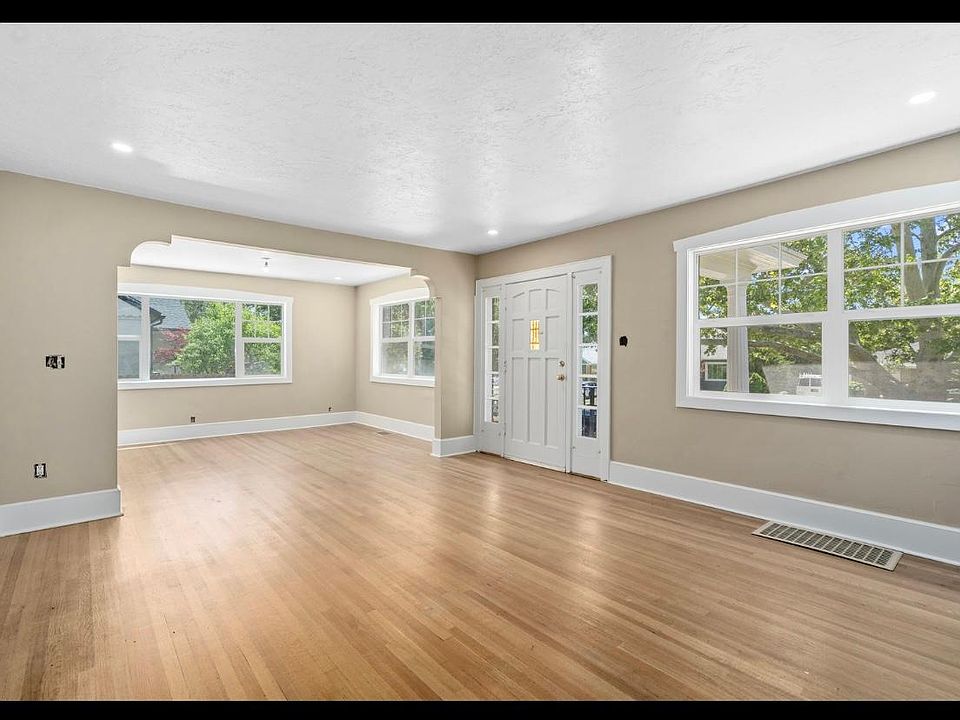 1st image of 2527 S Alden St E #A