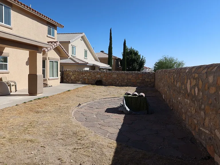 943 Via Descanso Dr — Photo 19