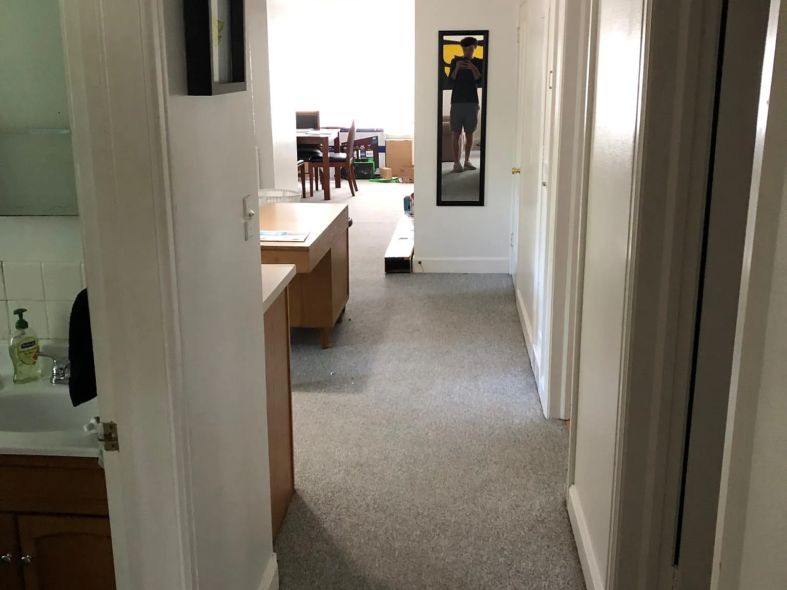 3 bed, 1300 sqft, $2,100 — Photo 4