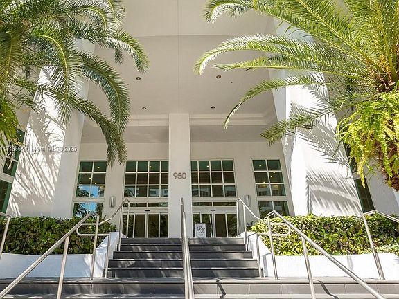 4th image of 950 Brickell Bay Dr APT 2308