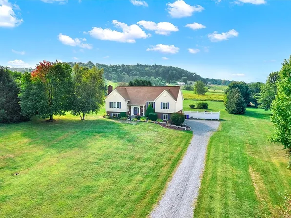 296 Kozy Corner Rd, Valencia, PA 16059