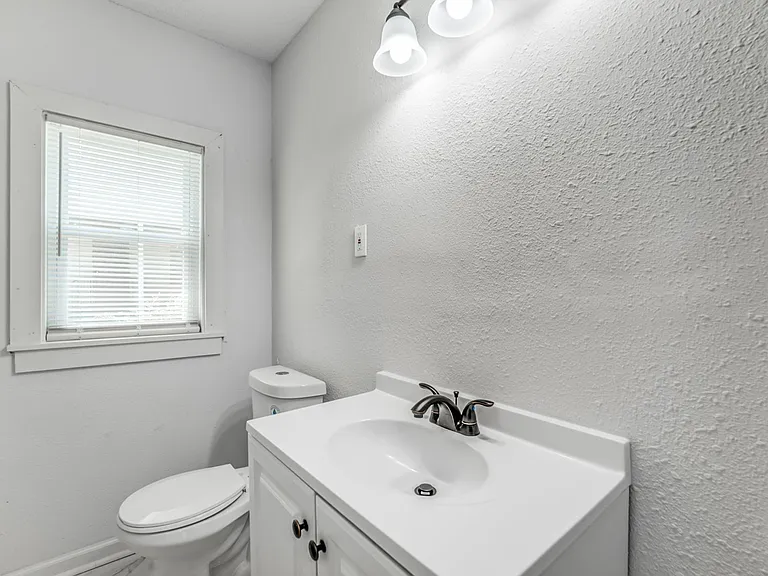 1473 Oberle Ave — Photo 14