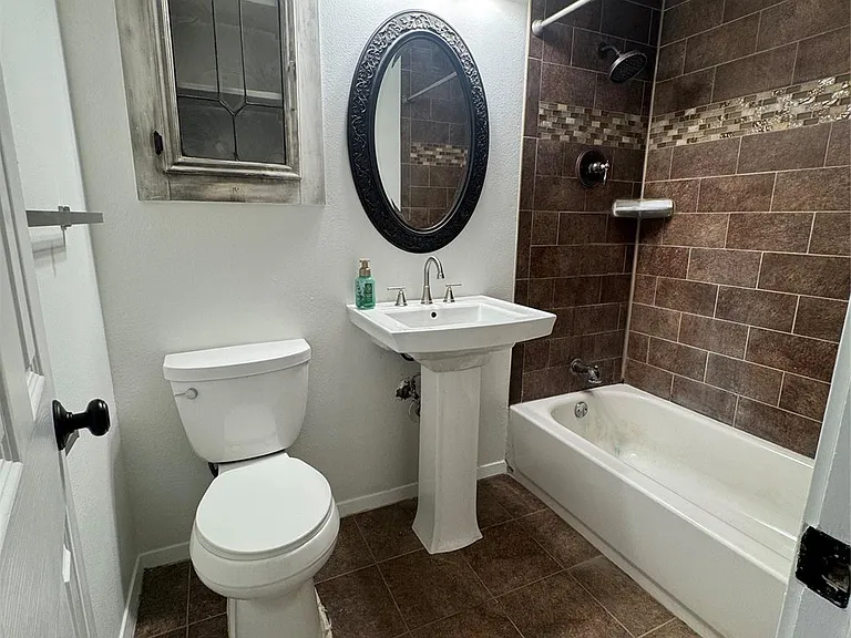 935 Creager St — Photo 14