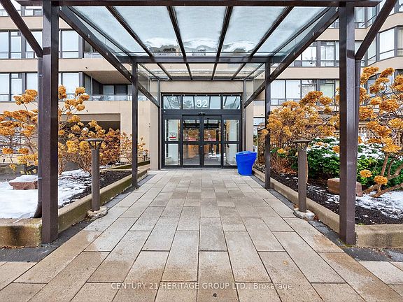 3rd image of 32 Clarissa Dr #319