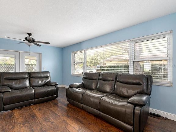 4th image of 1329 Edmonton Dr