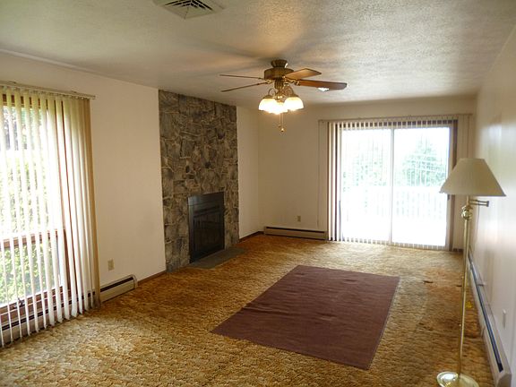 5th image of 131 Hilltop Ln