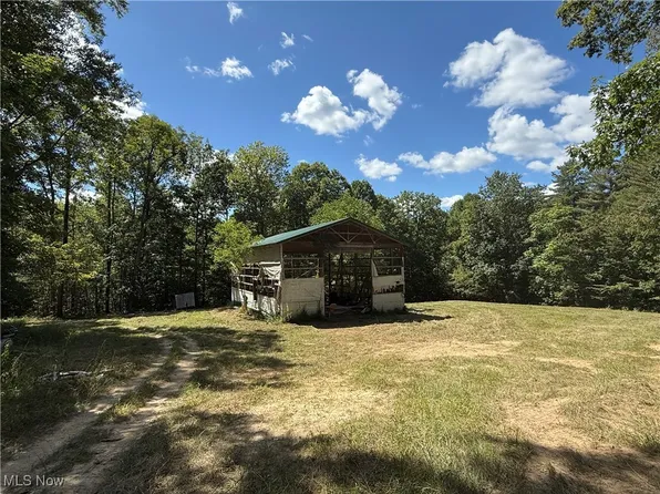 203 Bethel Woods Dr, Waverly, WV 26184