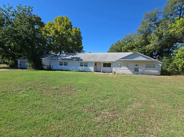 1908 Cedar St, Ponca City, OK 74604