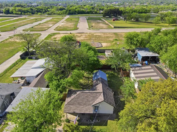 718 Narrow St, Weatherford, TX 76086