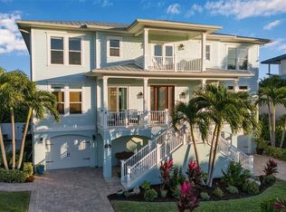 718 Key Royale Dr, Holmes Beach, FL 34217