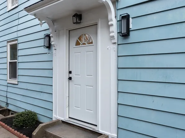 21 Starr Ln, Jamaica Plain, MA 02130