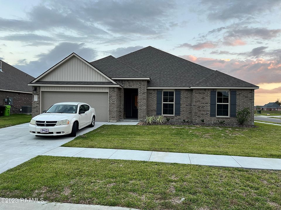 1st image of 301 Dalia Ct