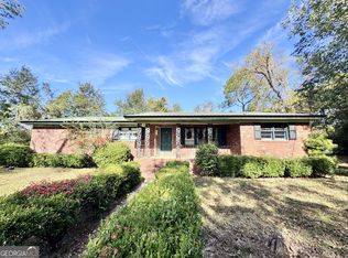 25 Hilltop Cir, Camilla, GA 31730