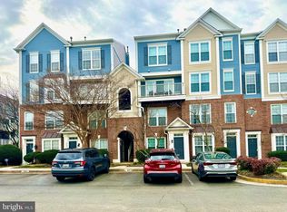 2305 Village Crossing Rd APT 303, Falls Church, VA 22043