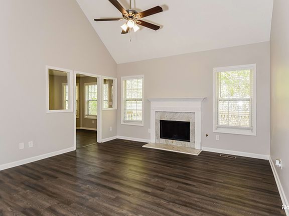 5th image of 202 Park Forest Way NW