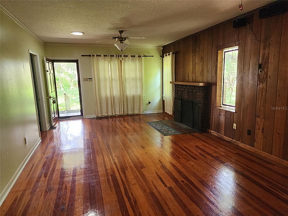 2nd image of 1427 NE 10th St