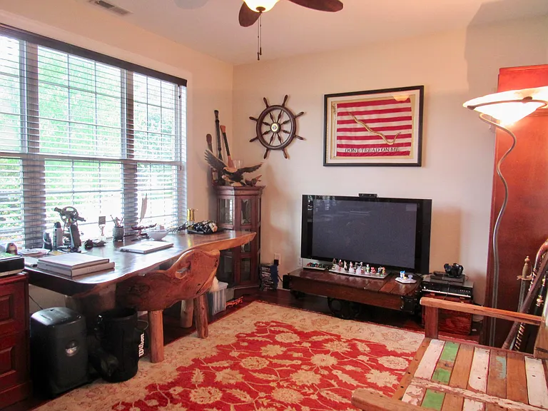 1271 Greenbriar Dr — Photo 17
