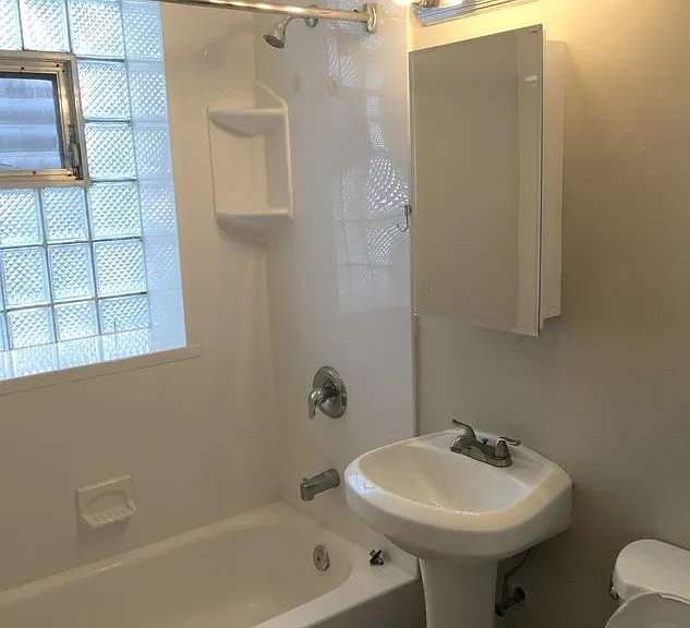 5317 N Winchester Ave #1 — Photo 6