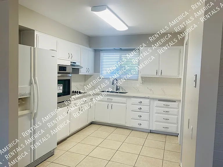 11433 N Hagen Dr — Photo 9