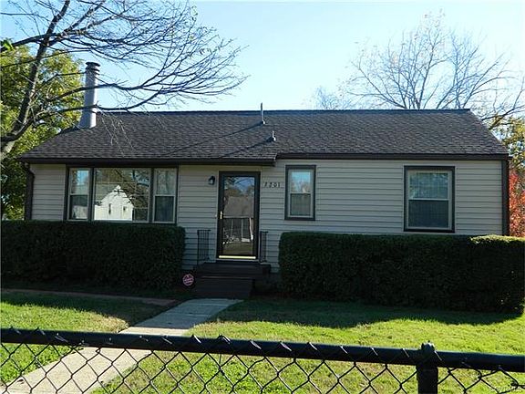 3rd image of 3201 Howard St