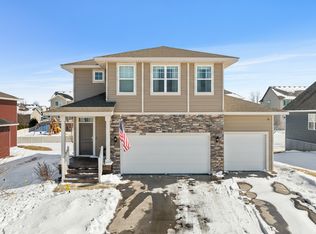 1031 Shoreview Dr, Jordan, MN 55352