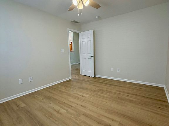 4th image of 1727 Chestnut Dr