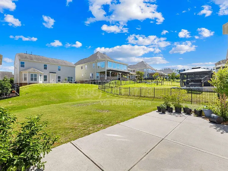 10677 Sky Chase Ave NW — Photo 34
