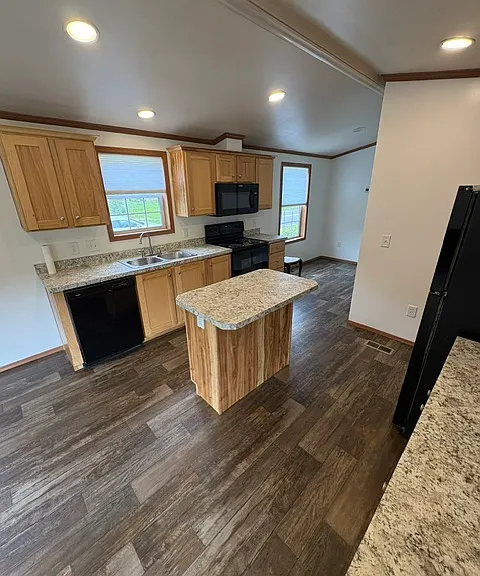 220 Meriden Rd — Photo 5