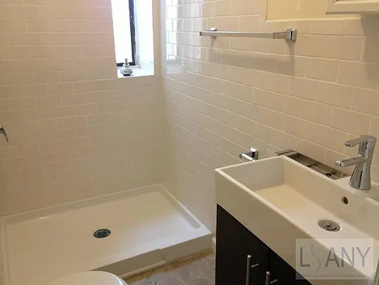 Rented by LandSeair Real Estate Group | media 19