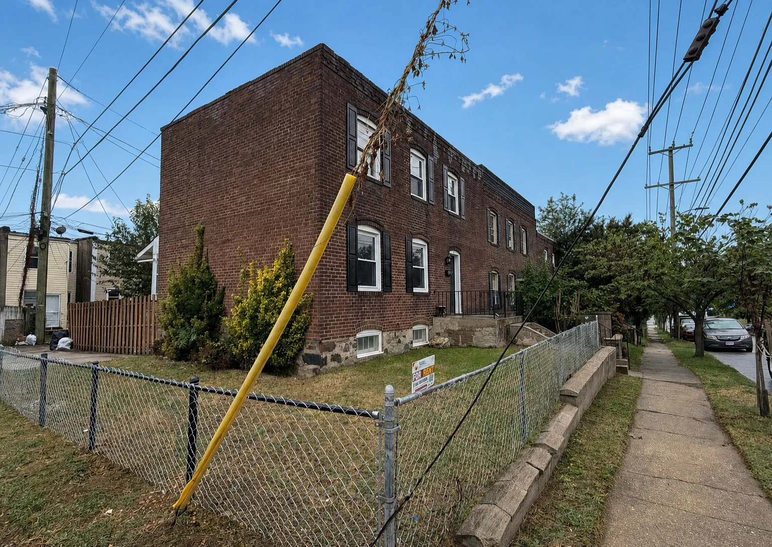 Updated 4BR/3BA Corner Home | 2 Kitchens + Finished Basement + Parking — Photo 4