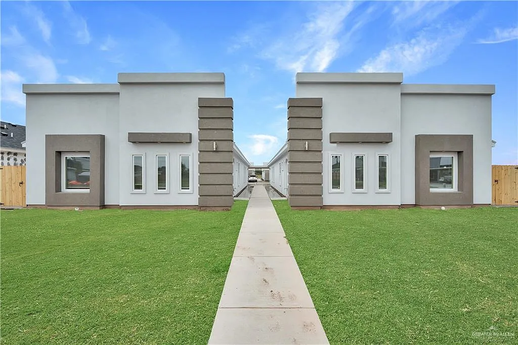 3 bed, 2.0 bath, 907 sqft, $1,200 — Photo 2