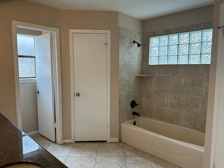 17406 Spicewood Springs Ln #17406 — Photo 33