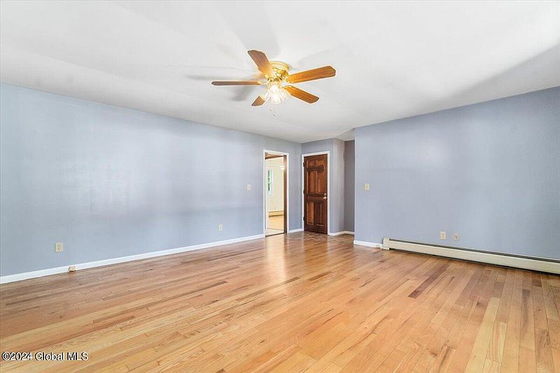 5th image of 22 Heritage Lane