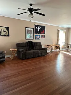 150 Betsy Ln — Photo 4