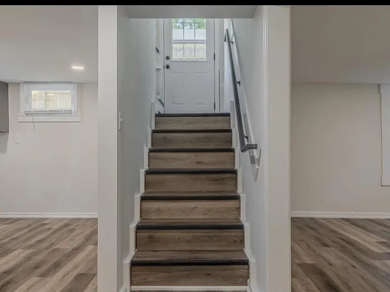 527 Bertrand St — Photo 17