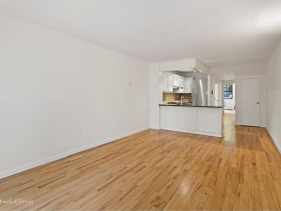 2nd image of 511-515 E 11th St APT A2