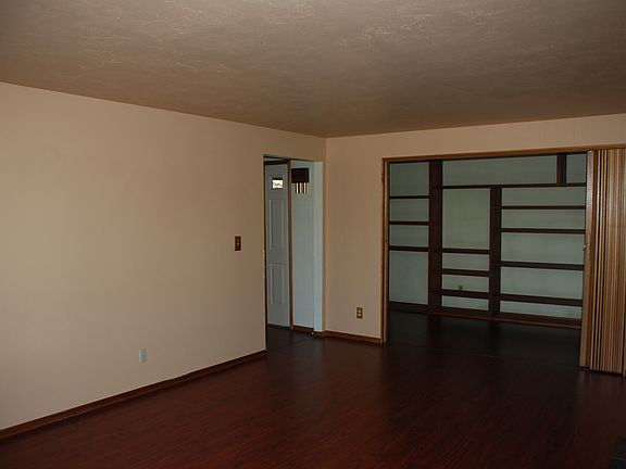 4th image of 435 NW Orion Dr