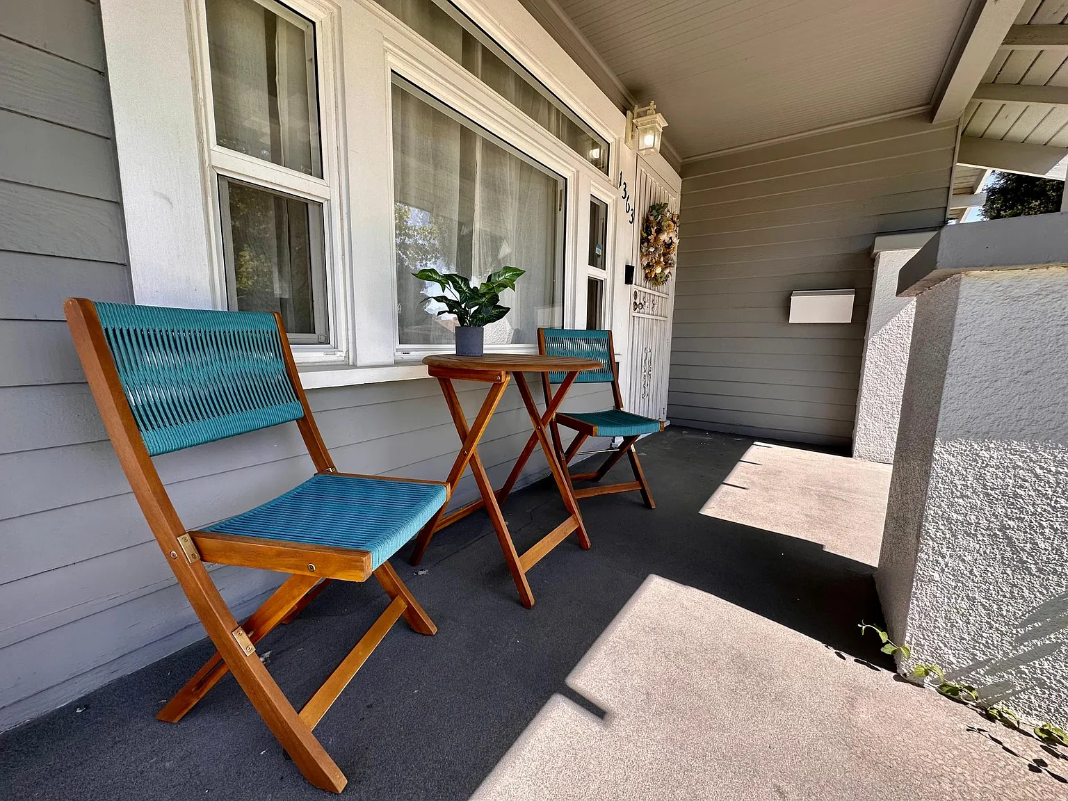1363 N Poplar Ave — Photo 2