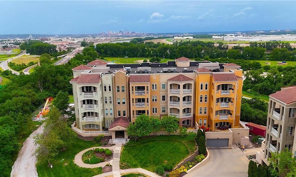 1st image of 3810 N Mulberry Dr Unit 307