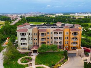 3810 N Mulberry Dr UNIT 307, Kansas City, MO 64116