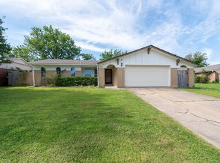 8916 E 49th Pl, Tulsa, OK 74145