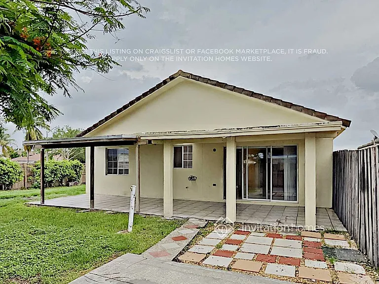 16802 SW 143rd Pl — Photo 16