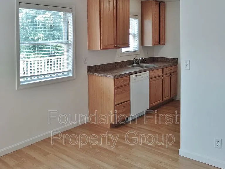 1495 Fairfield Rd #7 — Photo 9