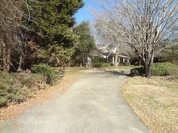 3rd image of 2251 E Cherokee Dr