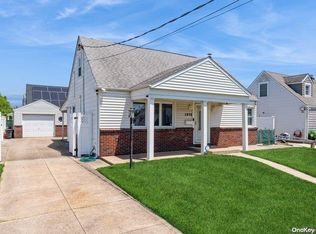 1978 Franklin Rd, Valley Stream, NY 11580