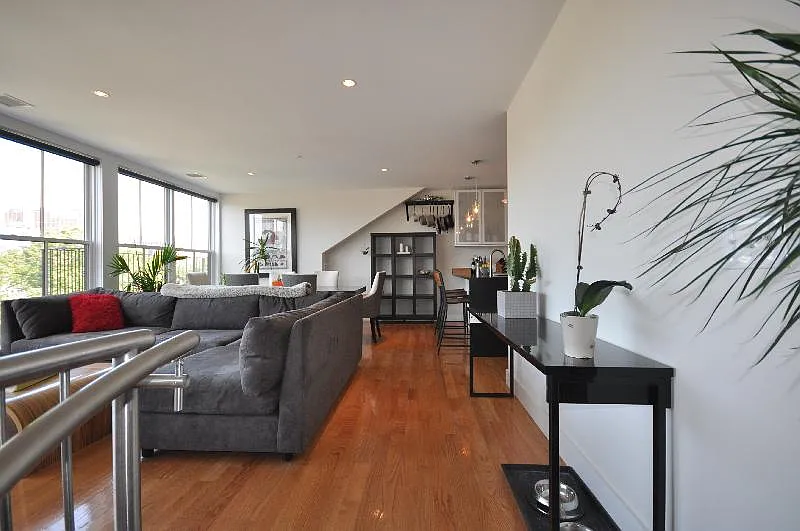 Building Photo - 658 Massachusetts Ave #6