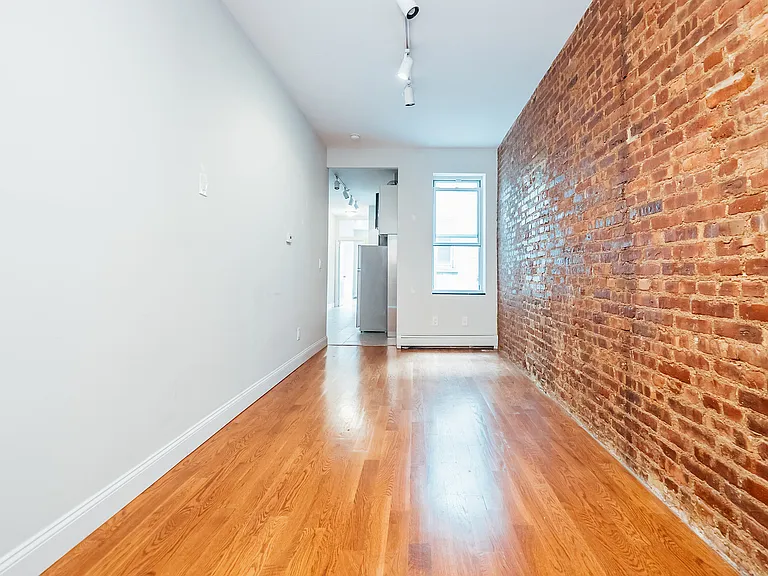 405 Suydam St #2R — Photo 13