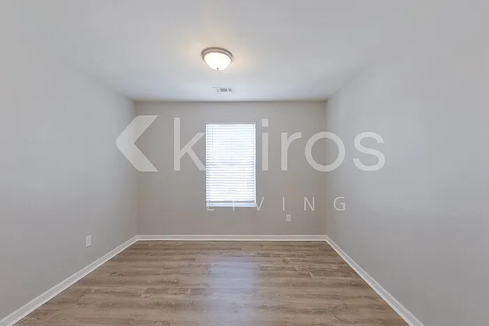 220 Long Island Dr — Photo 11