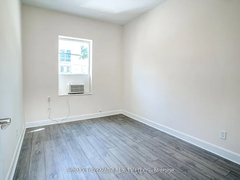 420 Parliament St #1 — Photo 15